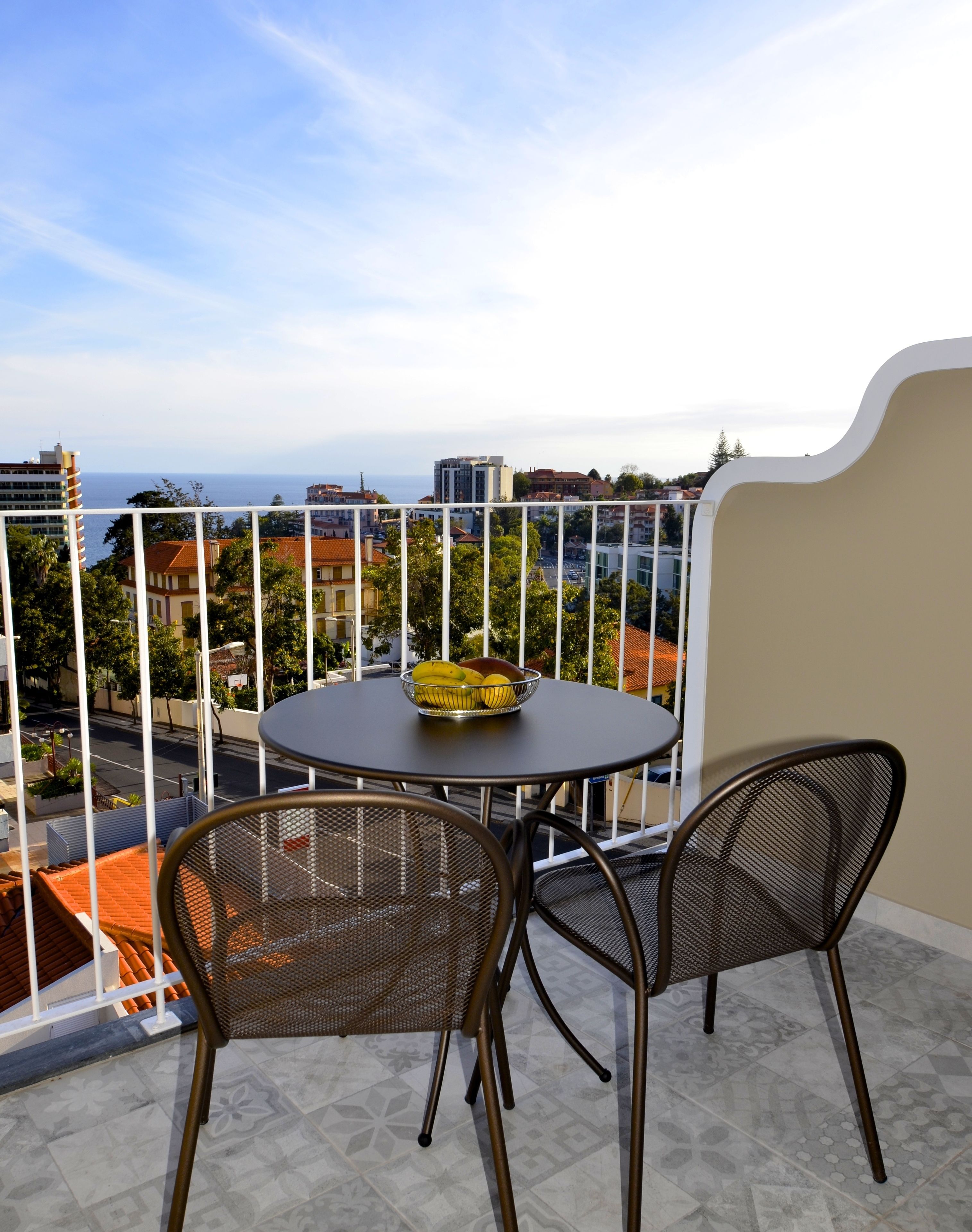 尊荣开间, 阳台, 海景 | 高档床上用品、客房内保险箱、特色装修、特色家居