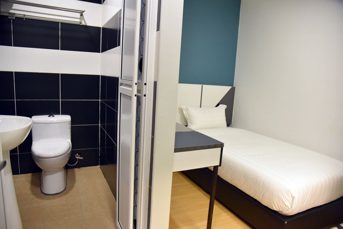 Desk, iron/ironing board, rollaway beds, free WiFi