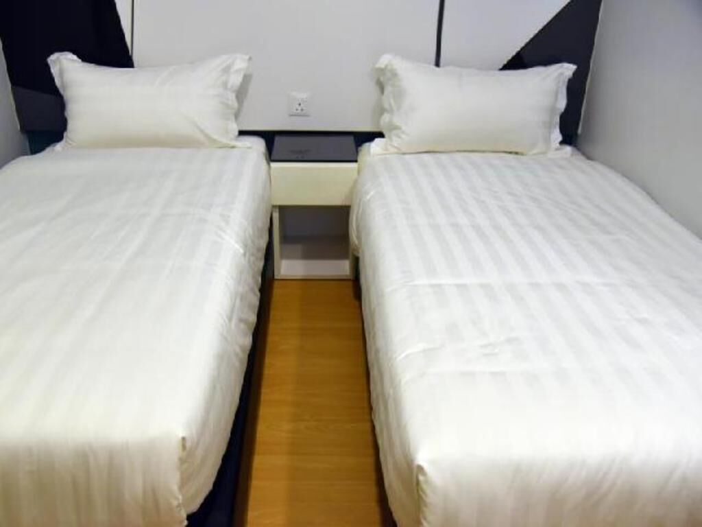 Desk, iron/ironing board, rollaway beds, free WiFi