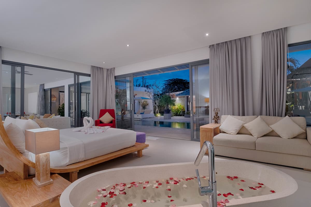 Comfort villa, 3 slaapkamers, uitzicht op zwembad | Badkamer | Een aparte badkuip en douche, gratis toiletartikelen, een haardroger