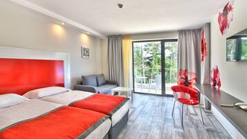 Minibar, escritorio y wifi gratis