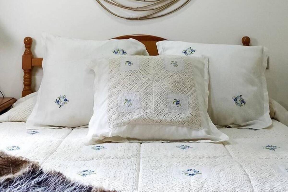 Familienhaus, 2 Schlafzimmer, eigener Pool, Gartenblick