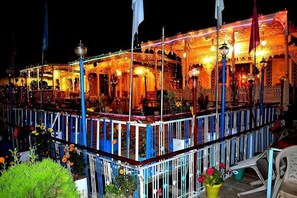 Front of property - Aziz Palace (Srinagar)