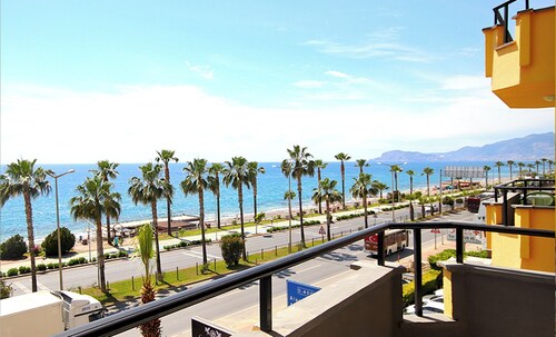 Gold Twins Boutique Hotel