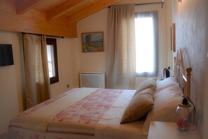 Double Room, Lake View | Premium bedding, in-room safe, cots/infant beds, rollaway beds