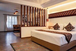 Familiekamer, 1 queensize bed, keuken, op benedenverdieping | Een minibar, een kluis op de kamer, individueel gedecoreerd