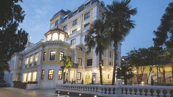 Fachada de la propiedad