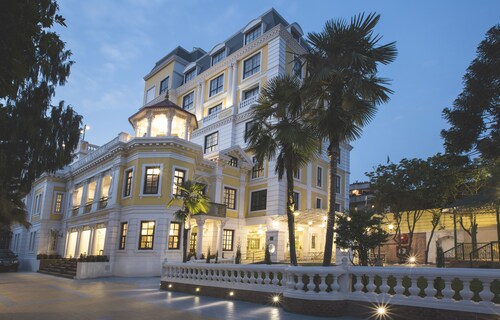 The Maya Manor Boutique by KGH Group