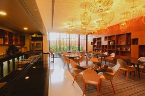 Breakfast, lunch, dinner served; international cuisine 