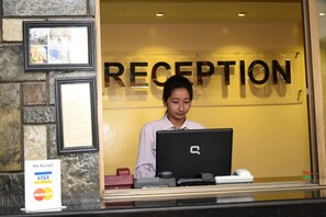 Lobby - Hotel Clarion (Lalitpur)