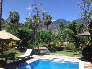 2 outdoor pools