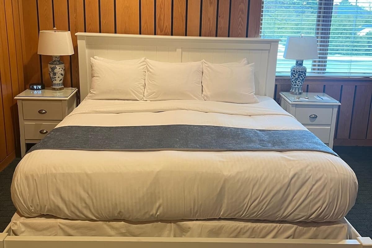Standardzimmer, 1 King-Bett | 1 Schlafzimmer, hochwertige Bettwaren, Daunenbettdecken