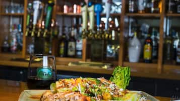 Alimentos y bebidas