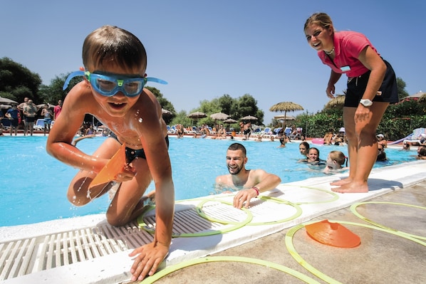 Piscine extérieure (ouverte en saison)