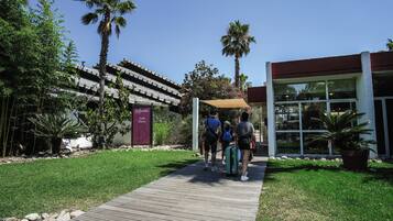 مدخل المنشأة