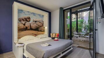 In-room safe, free WiFi