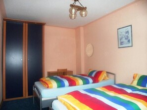Bureau, chambres insonorisées, Wi-Fi gratuit, draps fournis