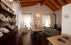 Apartment, 3 Schlafzimmer, Seeblick | Wohnbereich