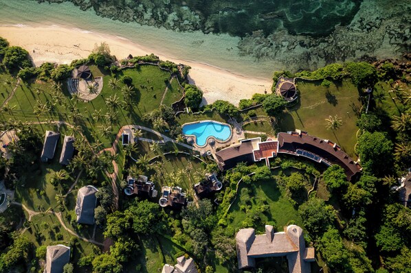 Front of property - HillPark Amare Resort (Tiwi)