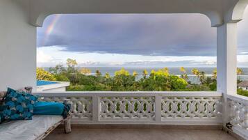 Standard-kattohuoneisto, 2 makuuhuonetta, valtamerinäköala | Majoituspaikan julkisivu