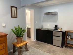 Fridge, microwave, coffee/tea maker - Ledge Rock at Whiteface (Wilmington)