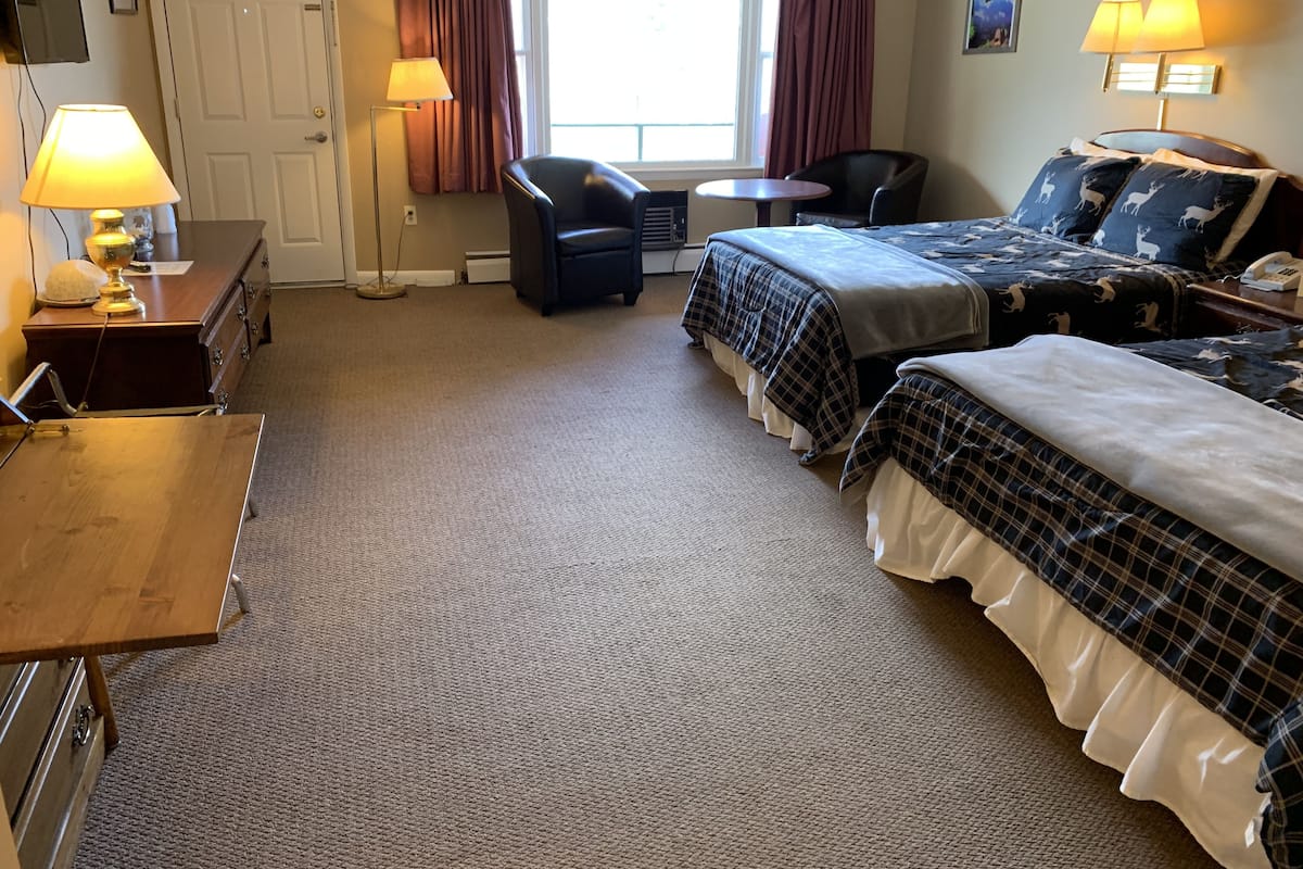 Comfort Double Room, Refrigerator & microwave, Stunning mountain view | Laptop workspace, iron/ironing board, free WiFi, bed sheets