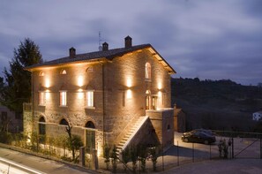 Exterior - L'Albero di Gameli (Chiusi)