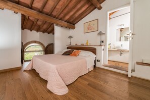 Desk, soundproofing, free cribs/infant beds, rollaway beds - L'Albero di Gameli (Chiusi)