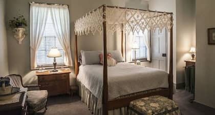 B&B at Oliver Phelps