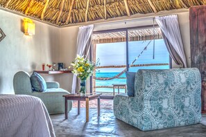 Suite Ocean Front Deseo 201 | In-room safe, desk, iron/ironing board, free WiFi