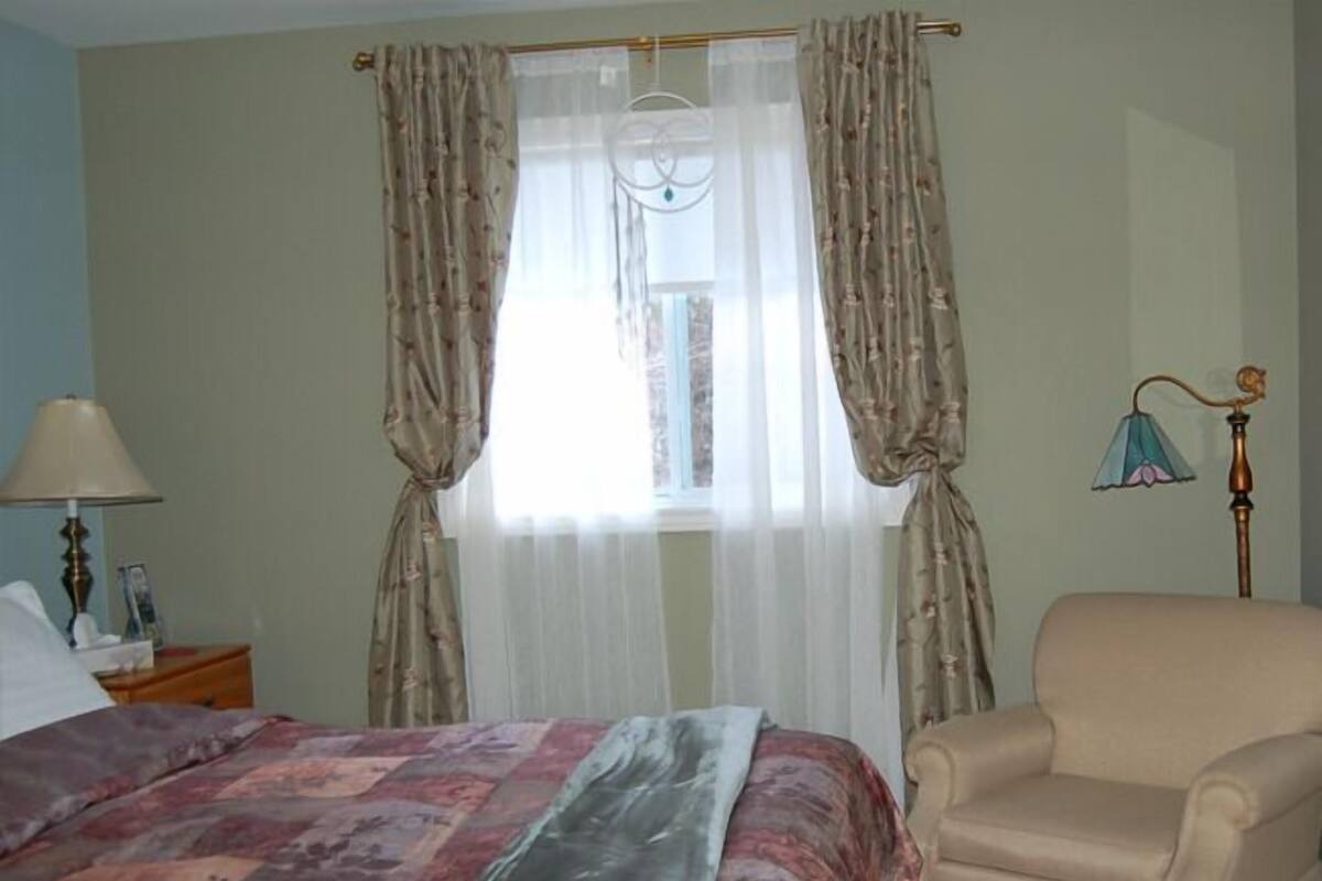 Phòng, 1 giường cỡ queen, phòng tắm riêng (Ensuite) | Bàn ủi/dụng cụ ủi quần áo, truy cập Internet không dây miễn phí