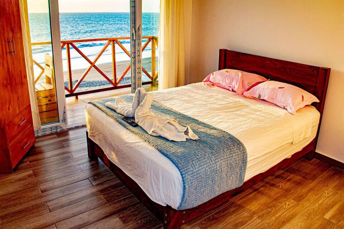 Habitación Matrimonial Sin Vista al Mar | Bộ đồ giường cao cấp, chăn bông, nệm có lớp đệm bông 