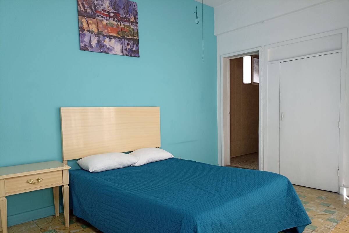Standard Room | In-room safe, desk, free WiFi, bed sheets