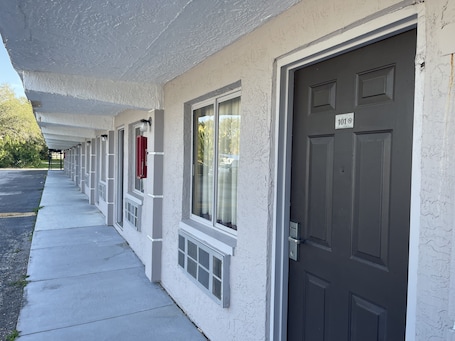 Exterior. Clearwater Inn