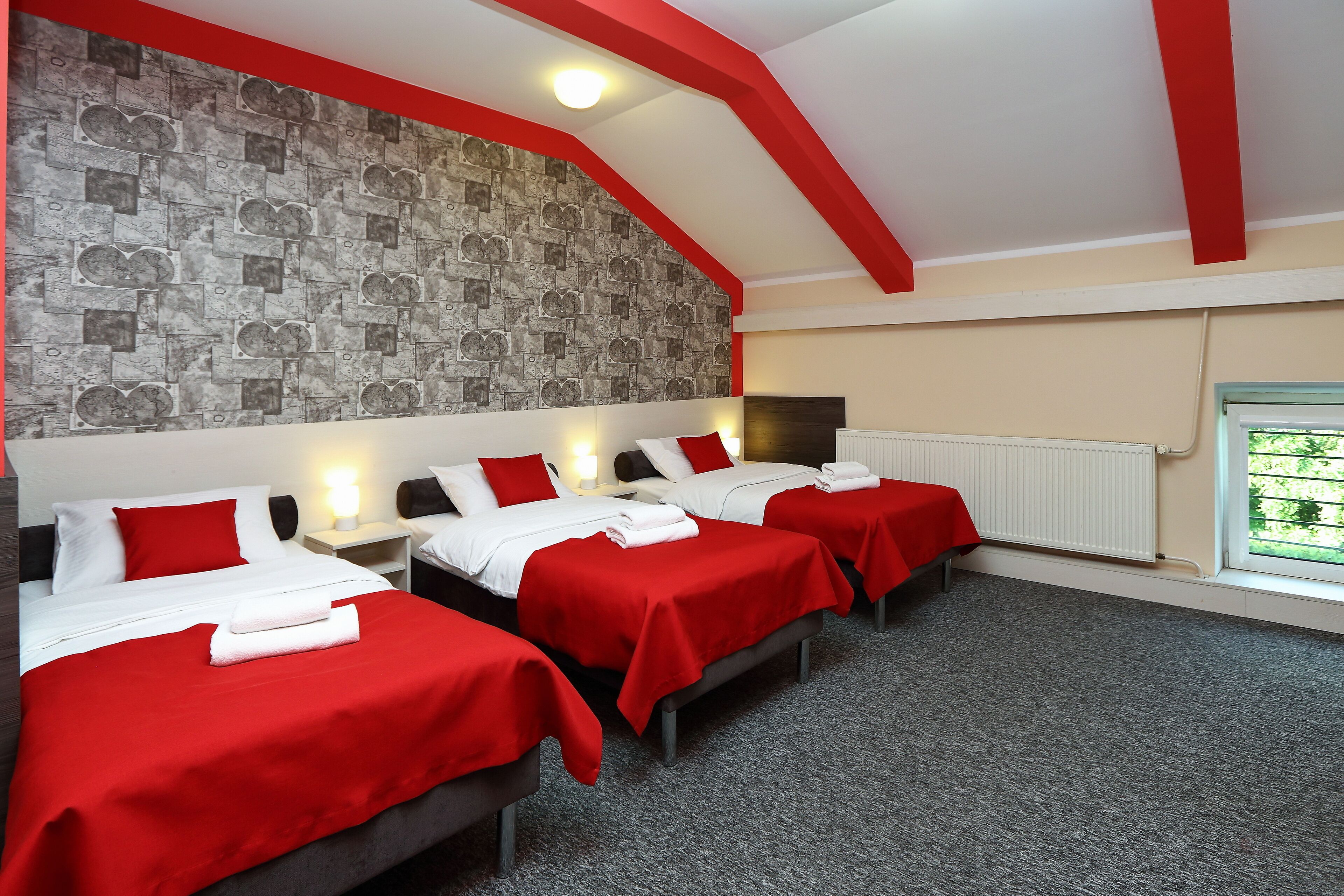 Basic Triple Room, 3 Twin Beds | Bed sheets