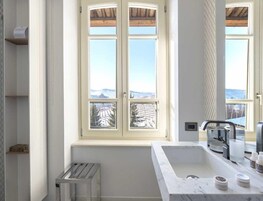 Cabezal de ducha tipo lluvia, artículos de tocador gratuitos