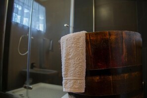 House, 2 Bedrooms (Vulcano) | Bathroom | Hair dryer, bathrobes, bidet, towels - Aldeia dos Caldeirões (Madalena)