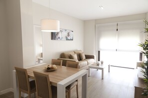 高级公寓, 1 间卧室 (Calle Carreteria 31, 39,  48, 68) | 特色装修、特色家居、办公桌、笔记本电脑工作区