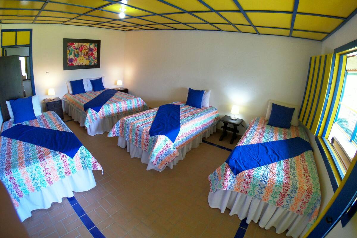 Family Room | In-room safe, WiFi (free), bed sheets