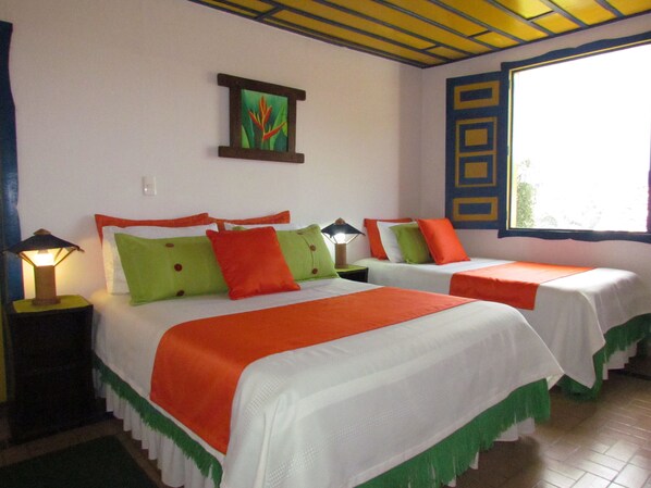 خزنة داخل الغرفة وواي فاي مجانًا وملاءات أسرّة