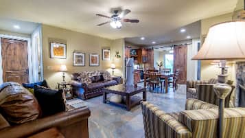 Luxury Suite, Ensuite, Mountain View (Panorama Trail Suite) | Living area | 35-inch TV with cable channels, table tennis