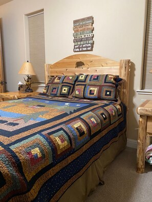 Phòng đôi Tiêu chuẩn, có phòng tắm riêng (Yosemite Falls Room) | Bộ trải giường