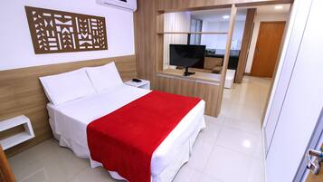 Quarto casal standard, 1 cama de casal | Cofres nos quartos, cortinas blackout, ferros/tábuas de passar roupa