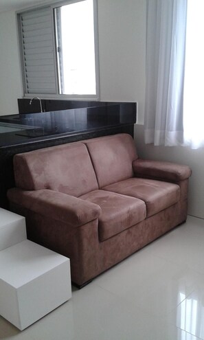 32-inch flat-screen TV with cable channels, TV - Flat Califórnia (Belo Horizonte)