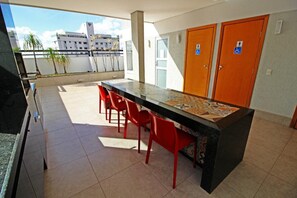 Tempat makan luar
