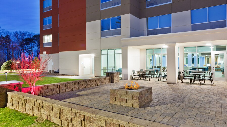 Holiday Inn Express & Suites Cartersville by IHG