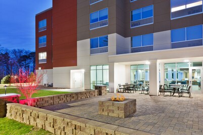 Holiday Inn Express & Suites Cartersville by IHG