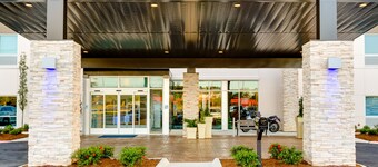 Holiday Inn Express & Suites Russellville by IHG