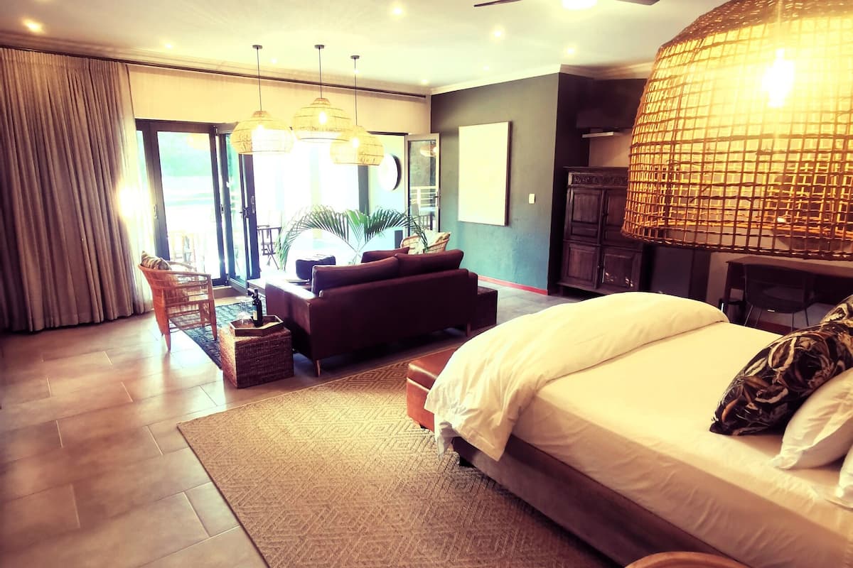 1 bedroom, premium bedding, minibar, in-room safe