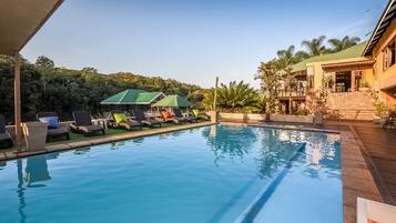 Outdoor pool, pool loungers